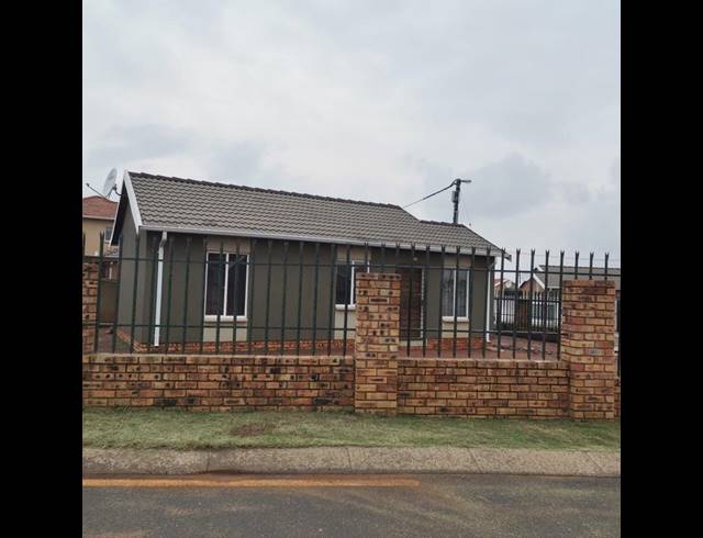 3 BEDROOM HOUSE FOR SALE IN SAVANNA CITY